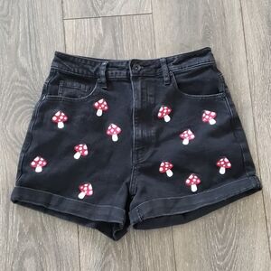 Hot Topic Black high waisted  Mushroom Mom Shorts Size 3
